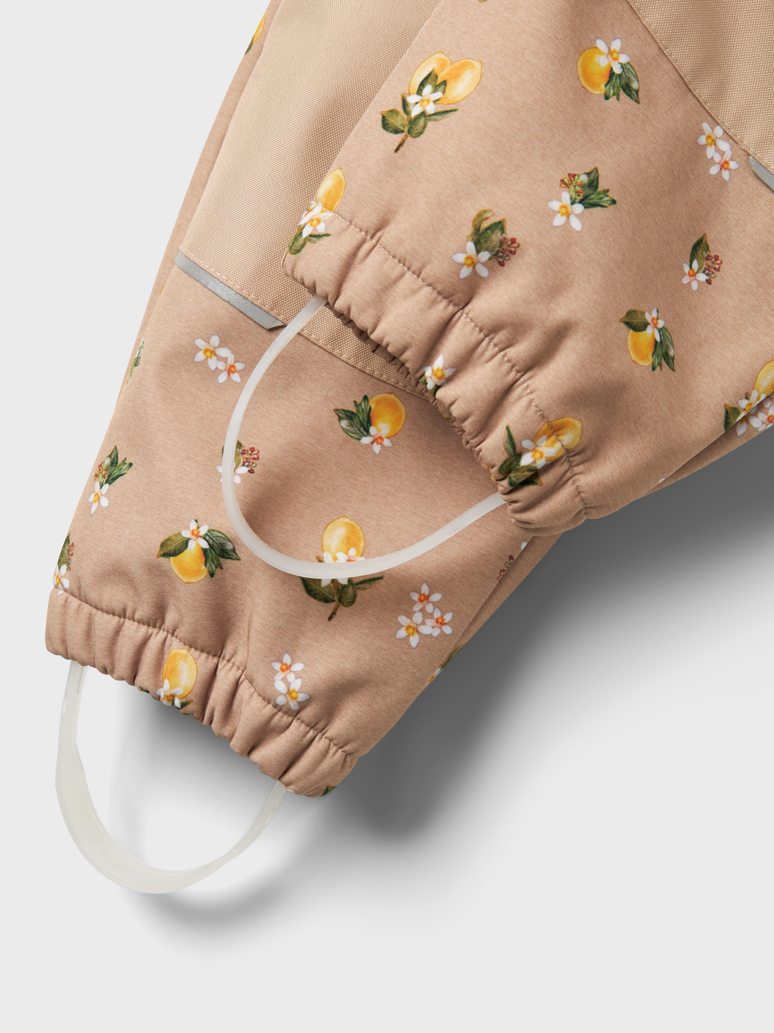 model_shot-front_full